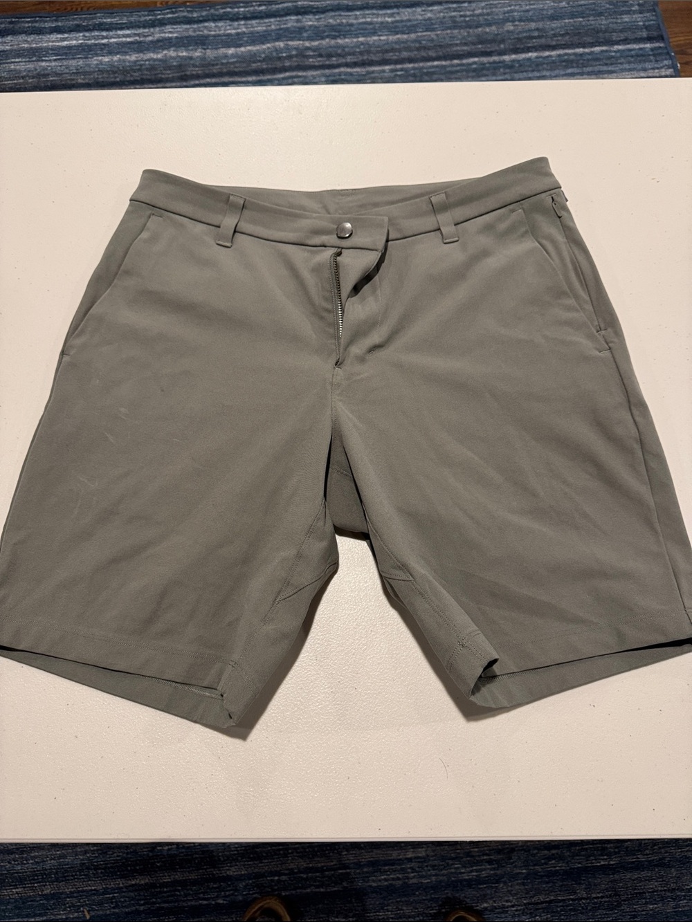 lululemon athletica Men's Sage Green Flat-Front Shorts